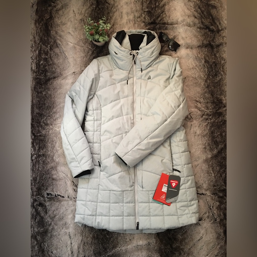 NWT - Beautiful and warm women’s parka